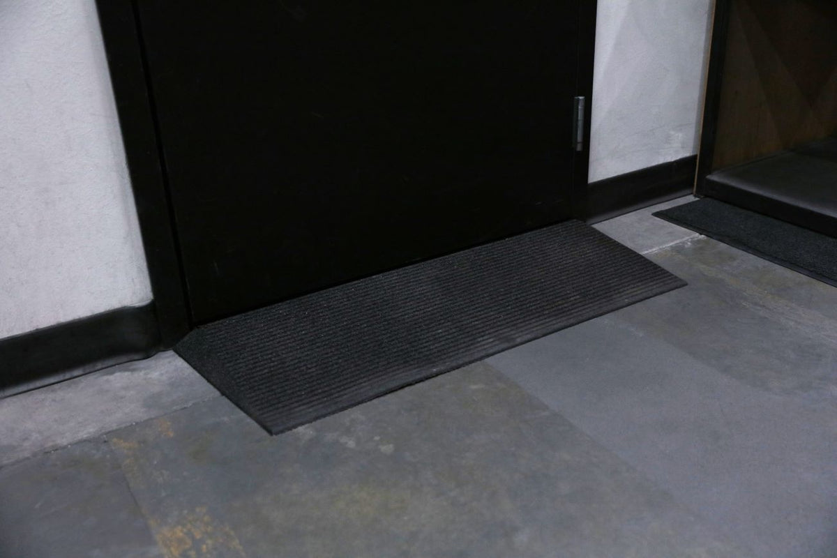 EZ-ACCESS TRANSITIONS Angled Entry Mat